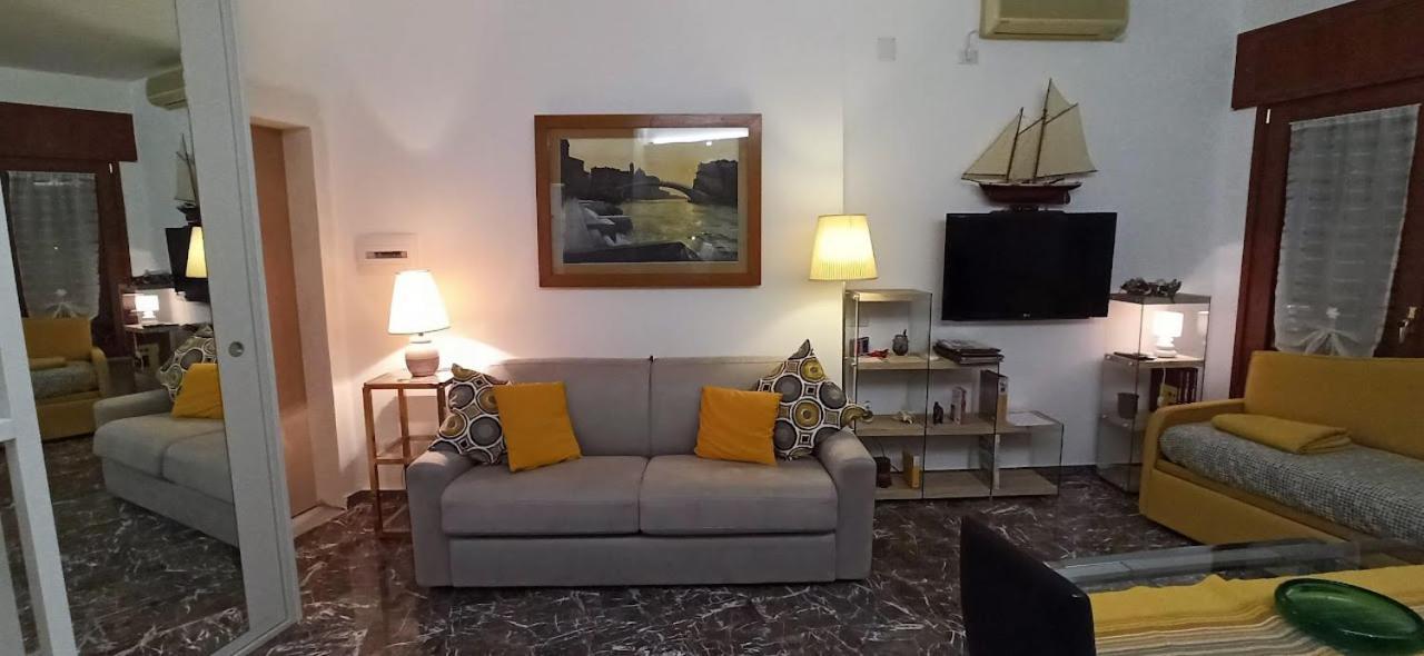 Monocamera Con Terrazzogiardino -Studette -Zona Panoramica Posillipo Neapol Zewnętrze zdjęcie