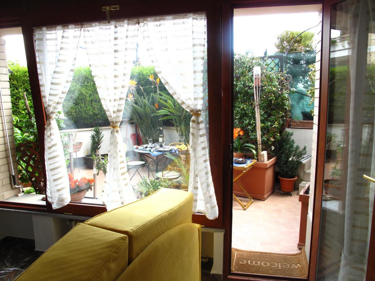 Monocamera Con Terrazzogiardino -Studette -Zona Panoramica Posillipo Neapol Zewnętrze zdjęcie